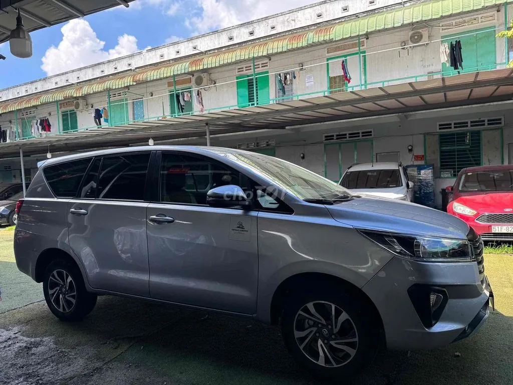 Toyota Innova 2022 photo 2