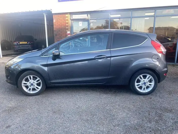 Ford Fiesta 2015 photo 4