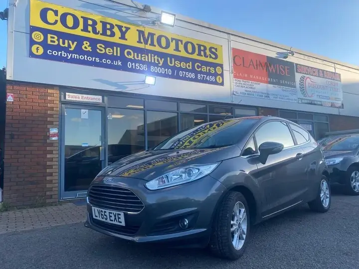 Ford Fiesta 2015 photo 2