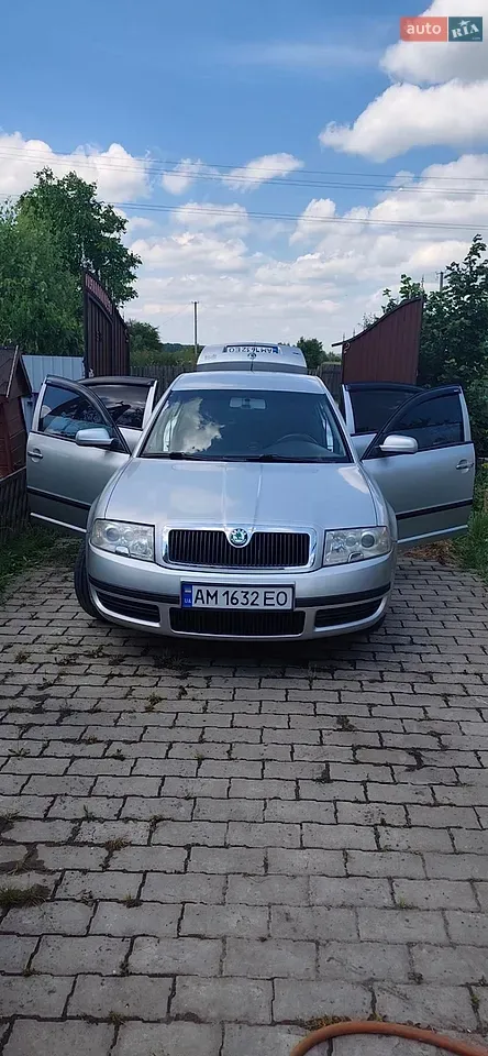 Skoda Superb 2005 photo 3