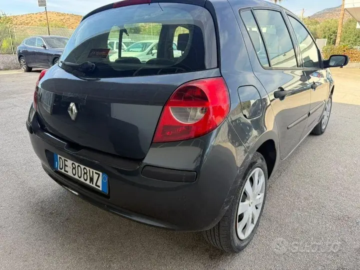 Renault Clio 2007 photo 3