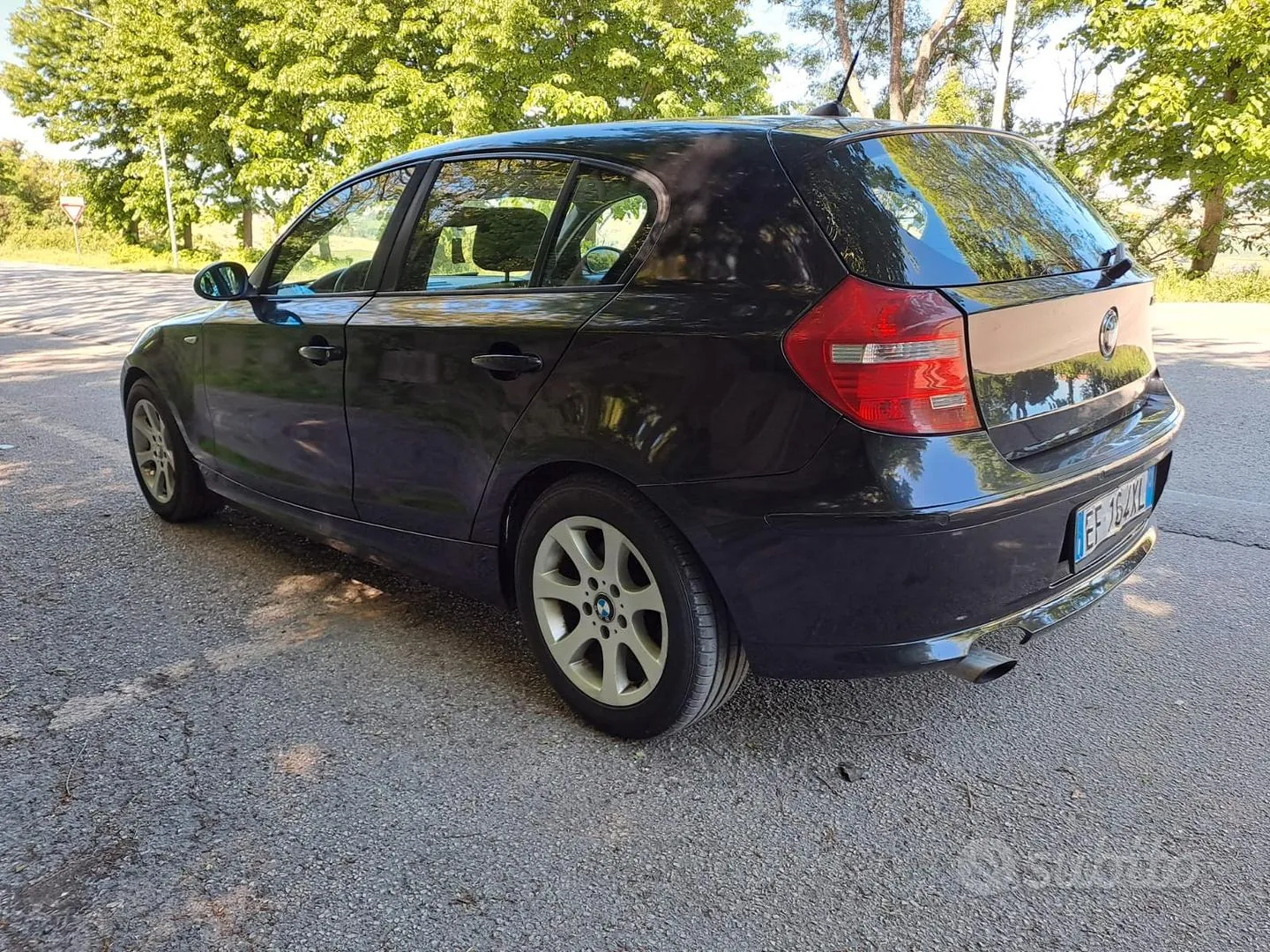 BMW 118D 2010 photo 3