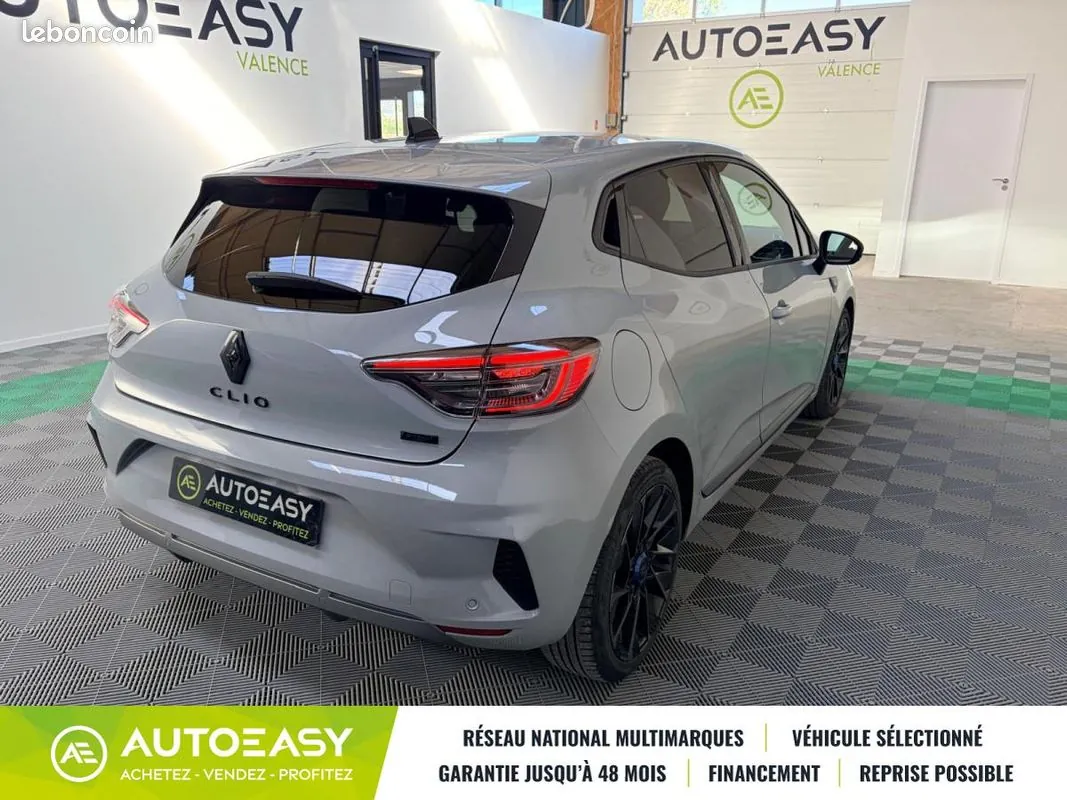 Renault Clio 2024 photo 2