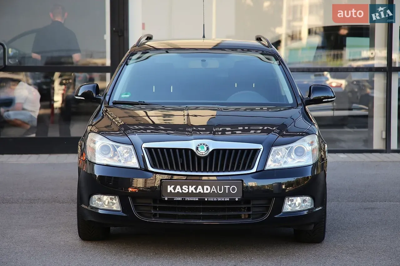 Skoda Octavia 2010 photo 2