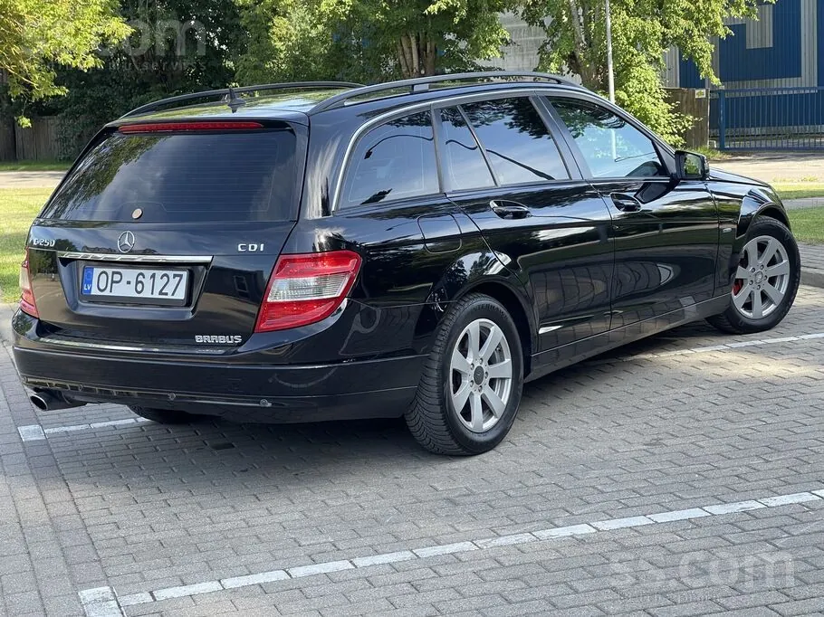 Mercedes-Benz C250 2010 photo 4