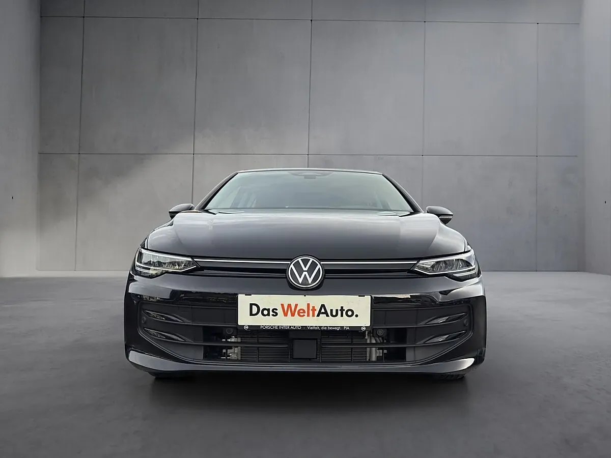 Volkswagen Golf 2026 photo 2