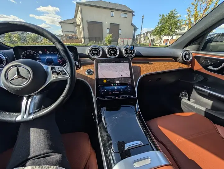 Mercedes-Benz C300 2023 photo 2