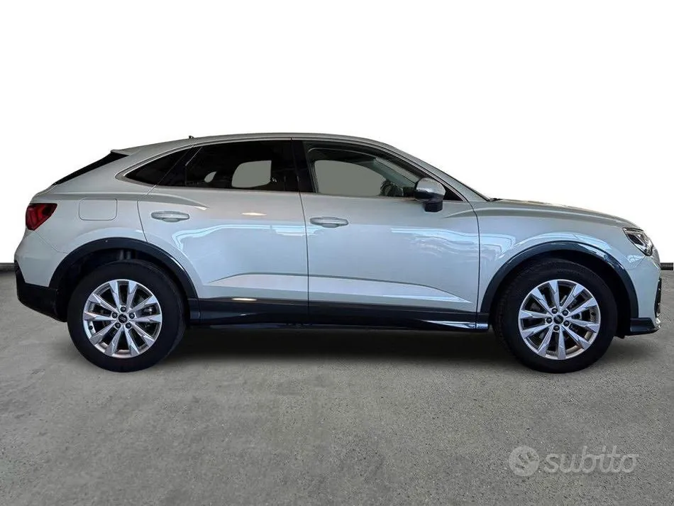 Audi Q3 2024 photo 3