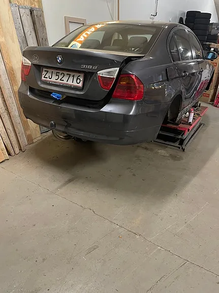 BMW 3 Series 2008 photo 2
