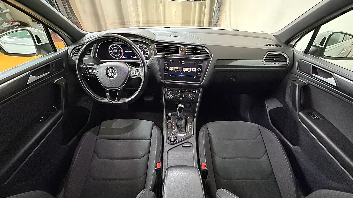 Volkswagen Tiguan 2018 photo 2