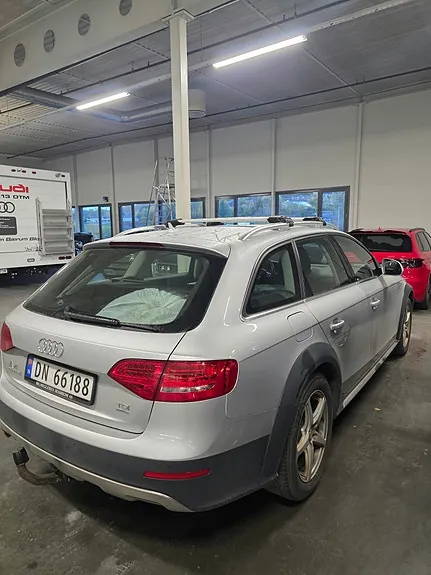 Audi A4 Allroad 2011 photo 2