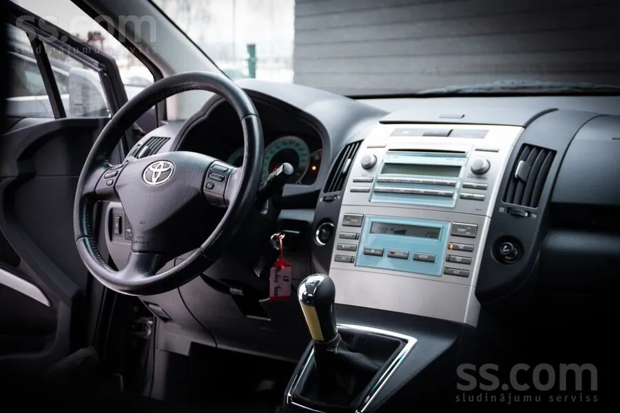 Toyota Corolla Verso 2008 photo 5