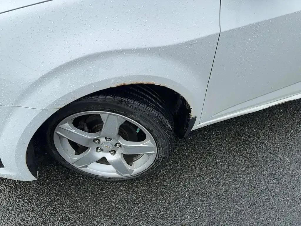 Chevrolet Sonic 2012 photo 2