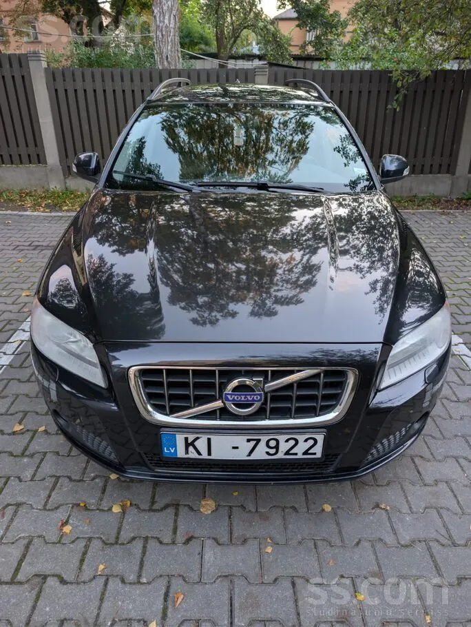 Volvo V70 2011 photo 2