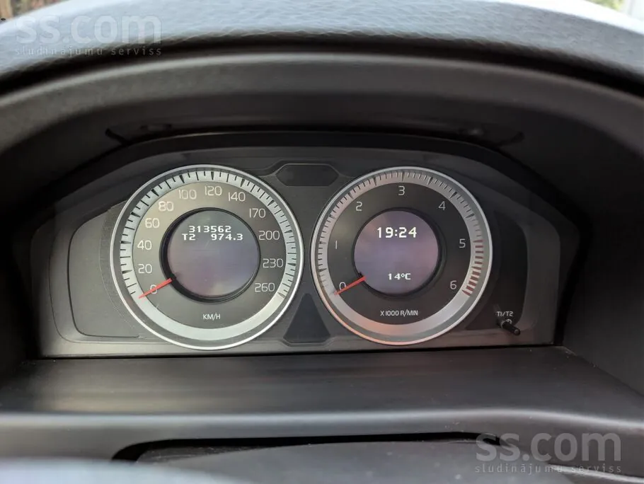 Volvo V70 2011 photo 5