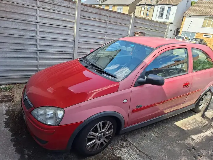 Vauxhall Corsa 2006 photo 2