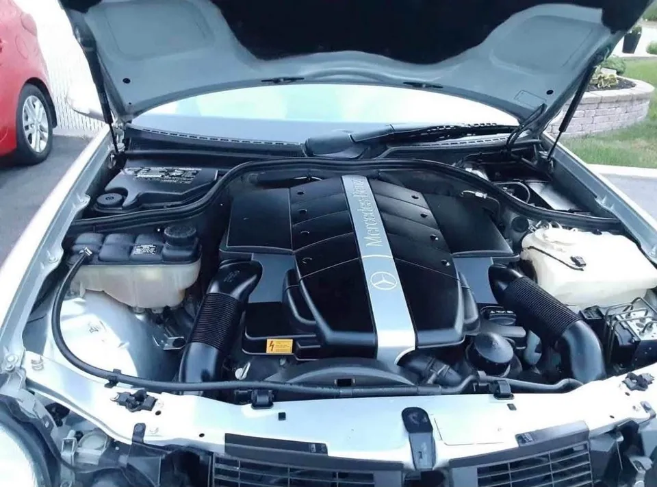 Mercedes-Benz Clk-Class 2001 photo 3