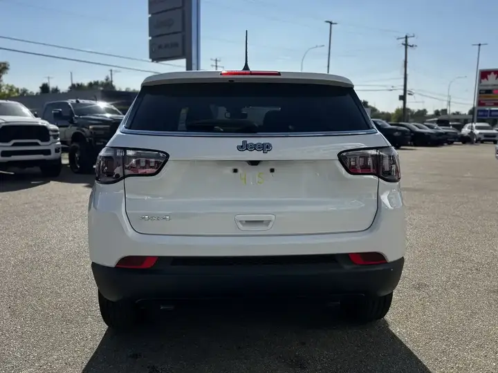 Jeep Compass 2025 photo 5