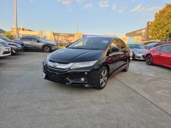 Honda Grace 2015 photo 2