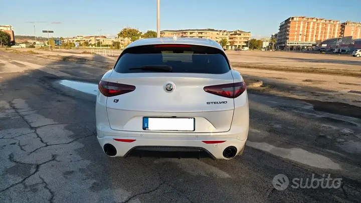 Alfa Romeo Stelvio 2021 photo 4