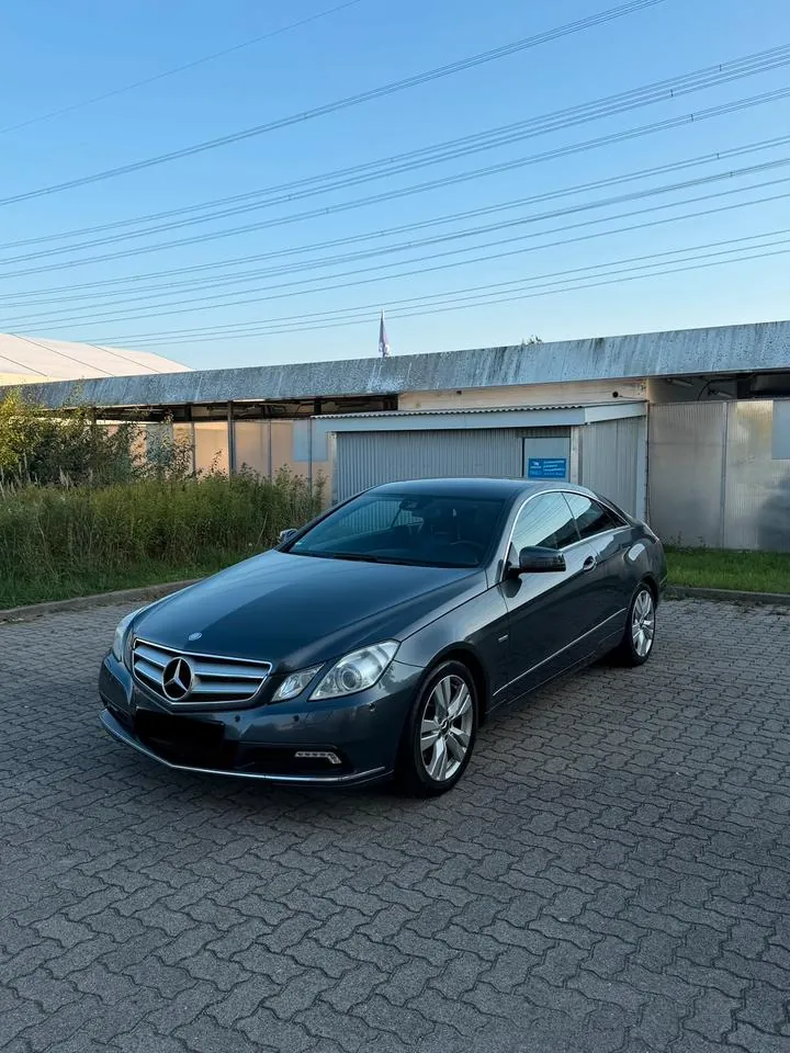 Mercedes-Benz E250