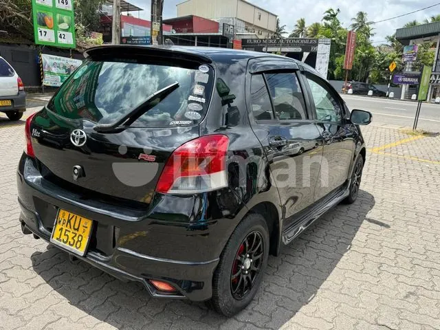 Toyota Vitz 2012 photo 3