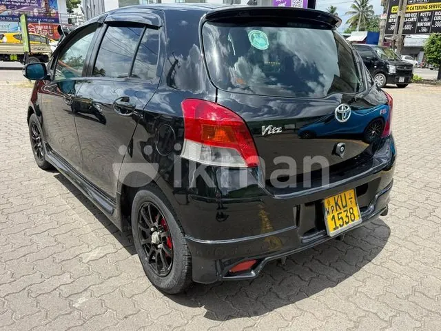 Toyota Vitz 2012 photo 4