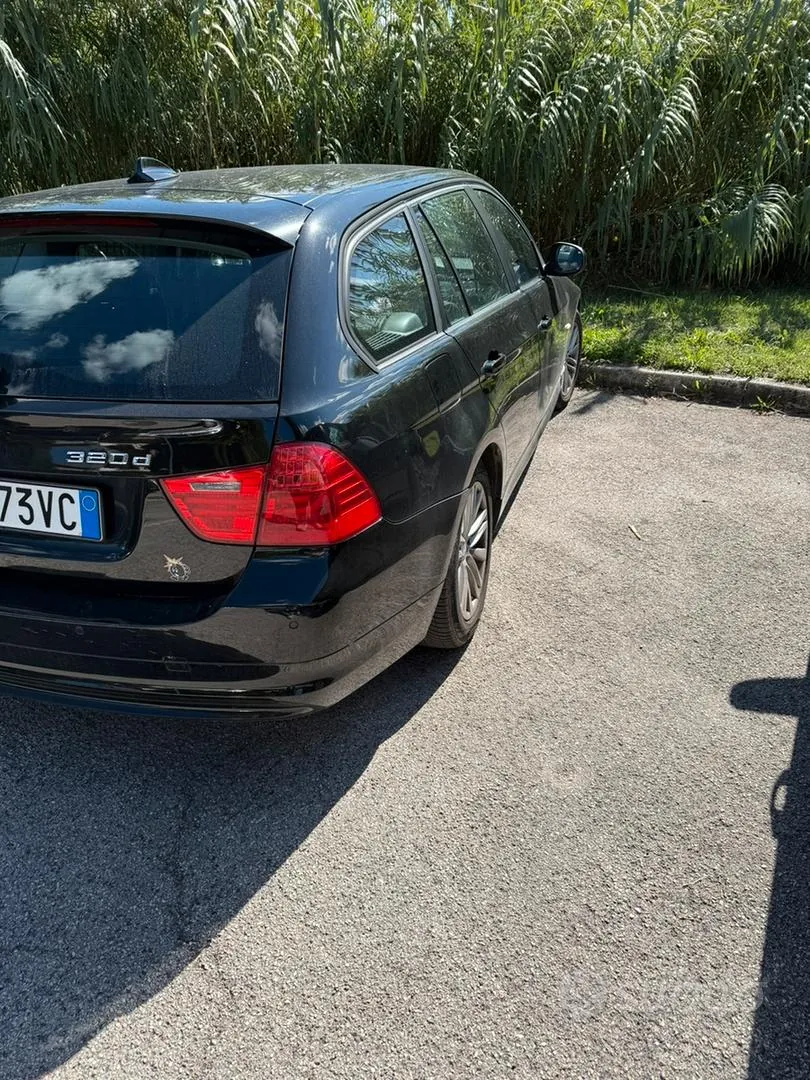 BMW 320 Touring 2009 photo 3