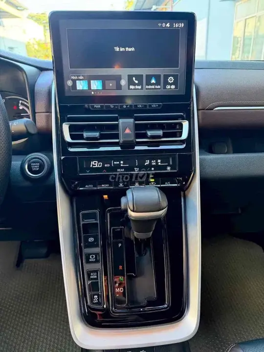 Toyota Innova Cross 2024 photo 4
