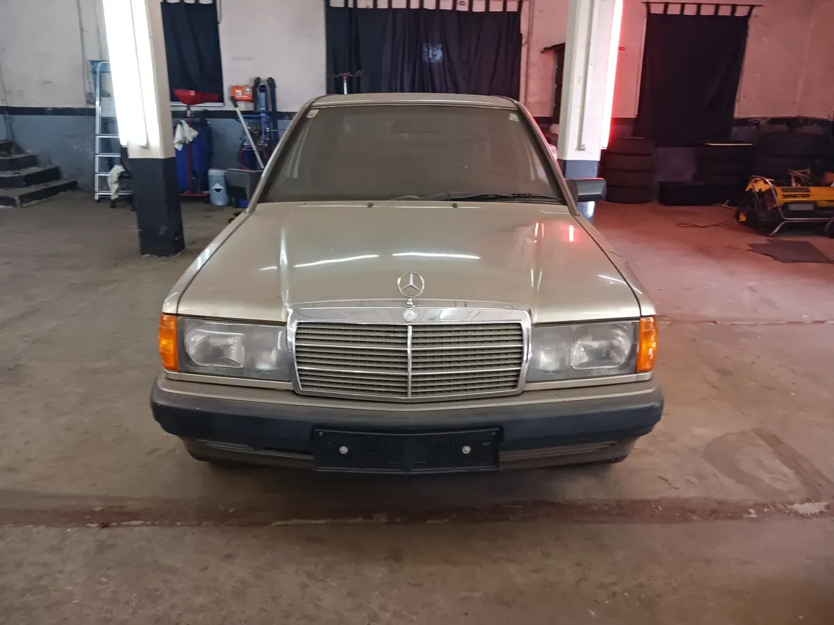 Mercedes-Benz 190 1991 photo 3