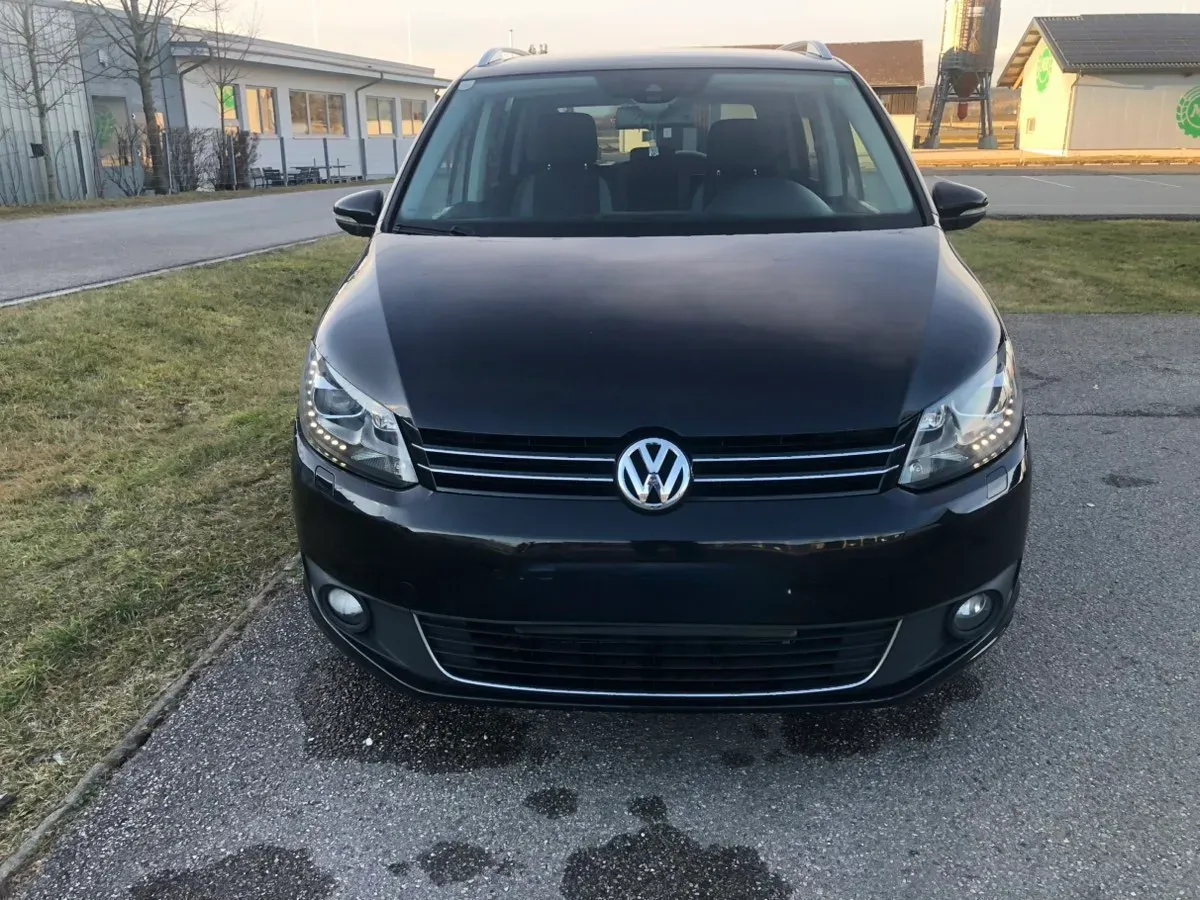 Volkswagen Touran 2014 photo 2