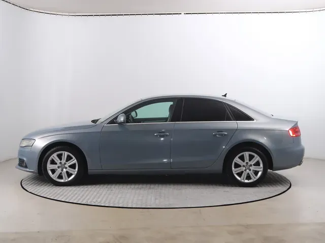 Audi A4 2008 photo 2