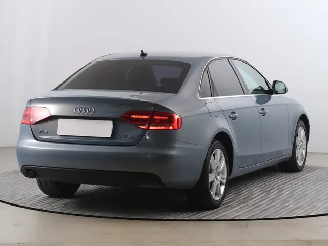 Audi A4 2008 photo 4