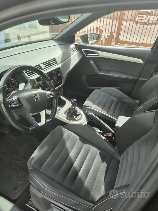 Seat Arona 2018 photo 4