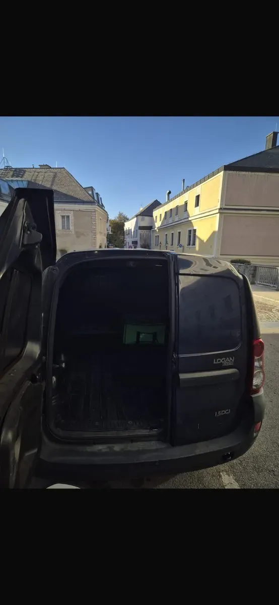Dacia Logan 2010 photo 3
