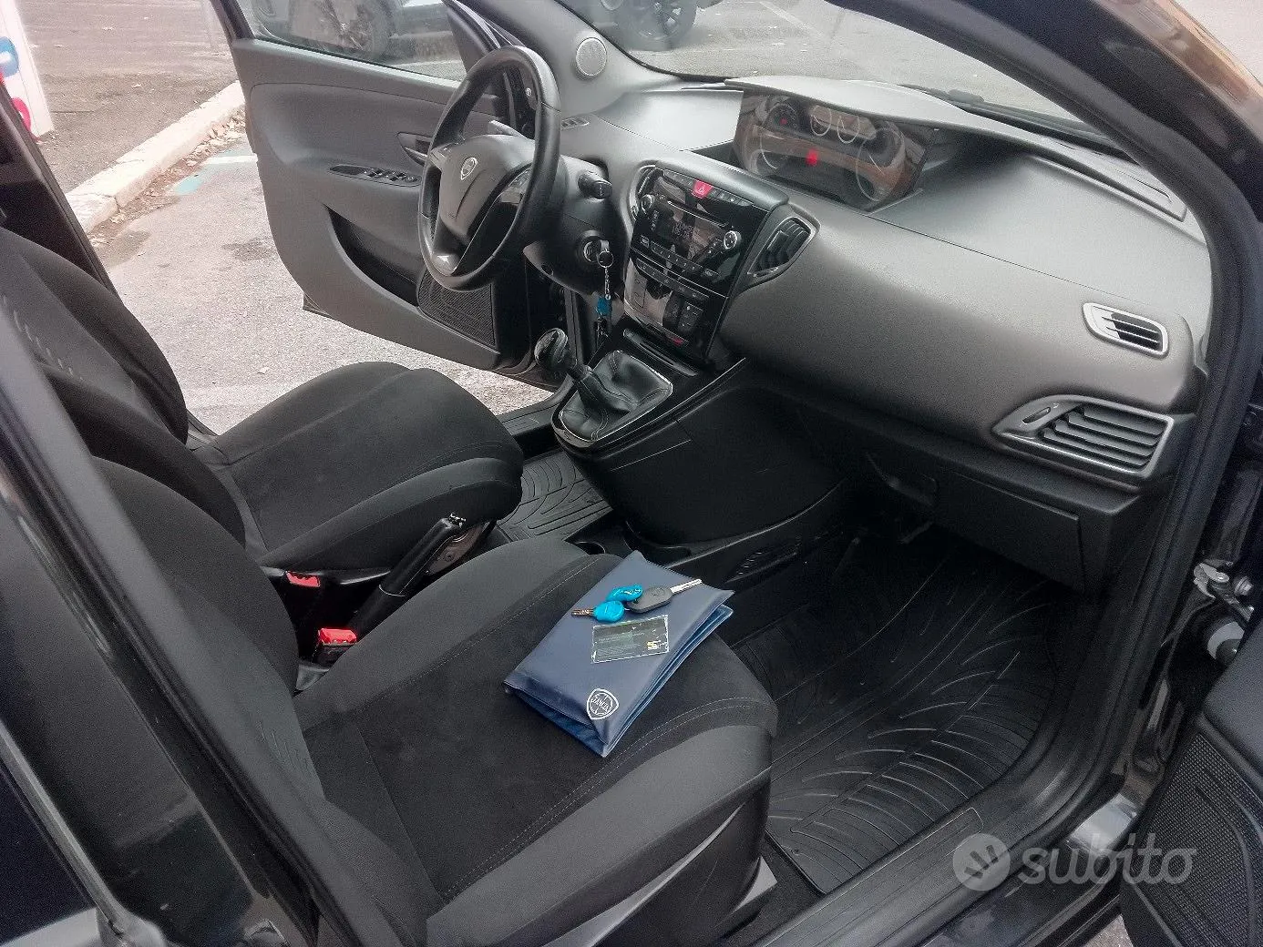 Lancia Ypsilon 2011 photo 4