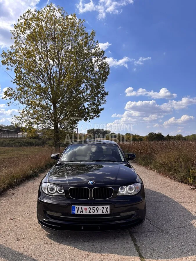 BMW 118 2009 photo 2