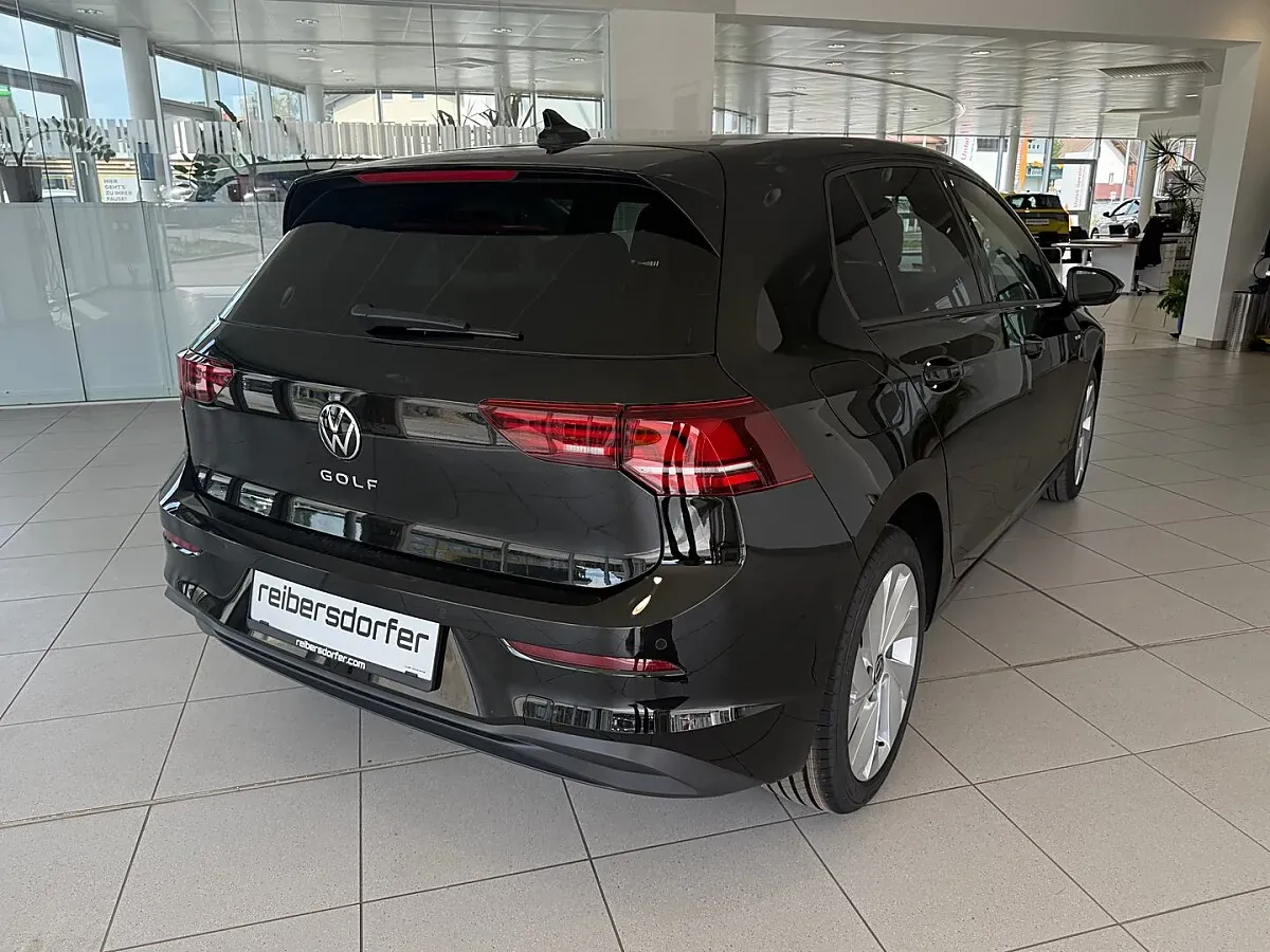 Volkswagen Golf 2026 photo 3