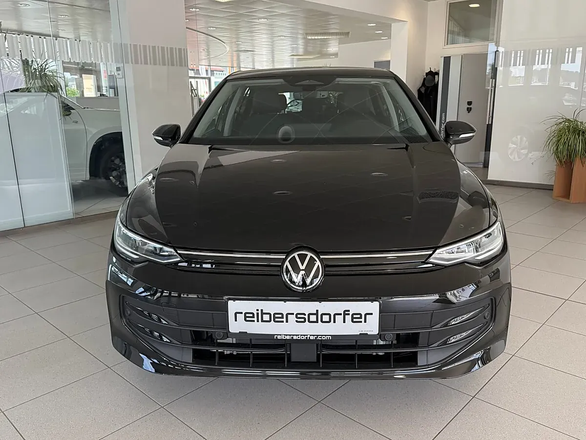 Volkswagen Golf 2026 photo 2