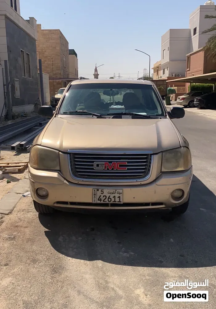 GMC Envoy 2027 photo 2