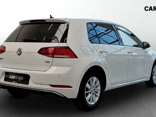 Volkswagen Golf 2017 photo 2