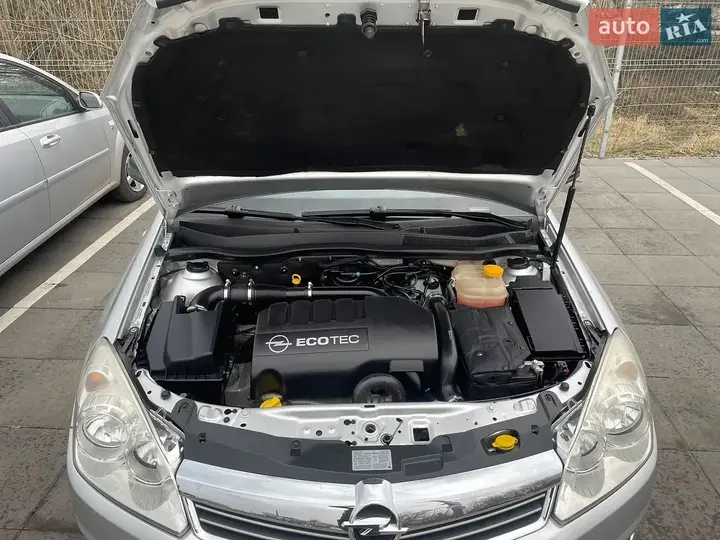 Opel Astra 2008 photo 2