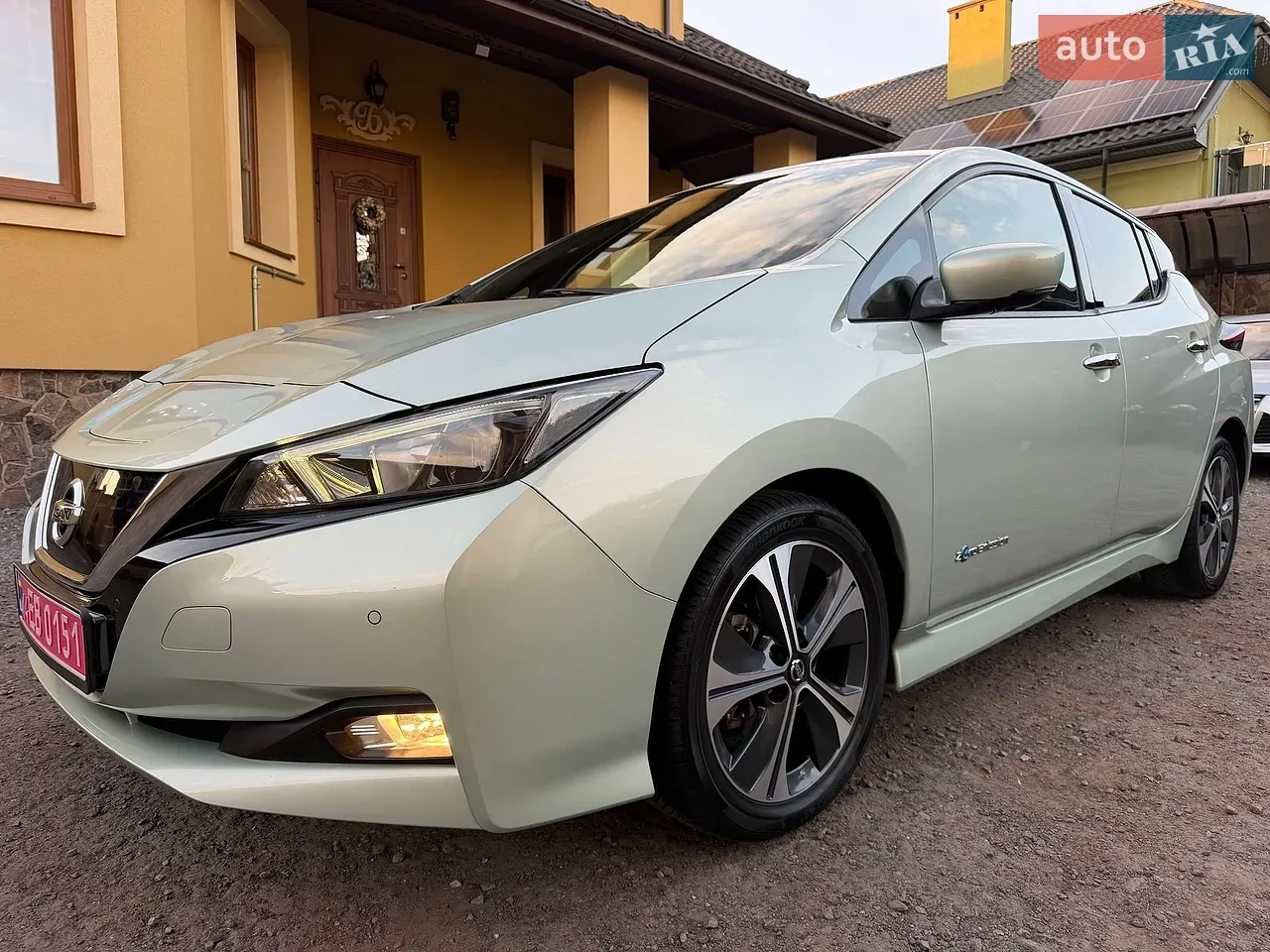 Nissan Leaf 2019 photo 2