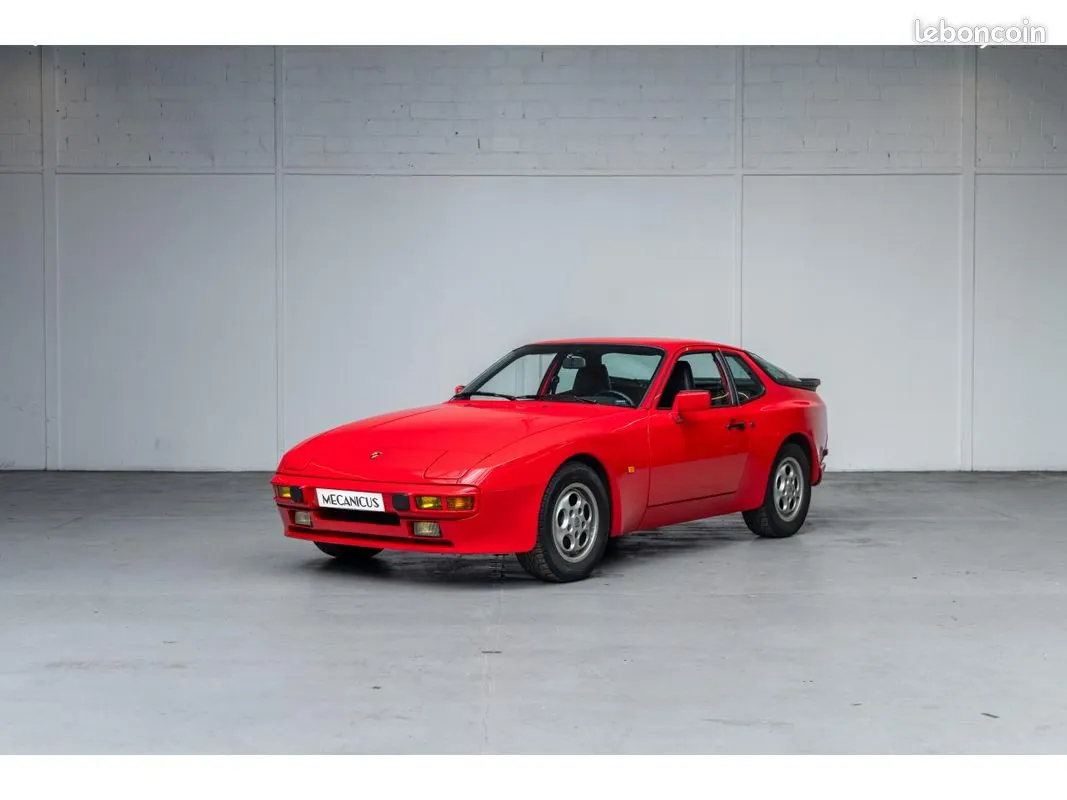 Porsche 944