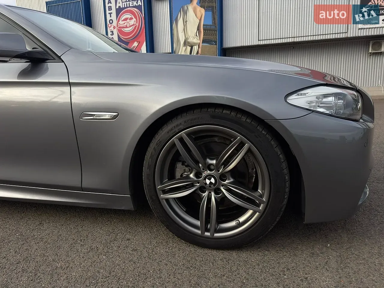 BMW 5 Series 2013 photo 4