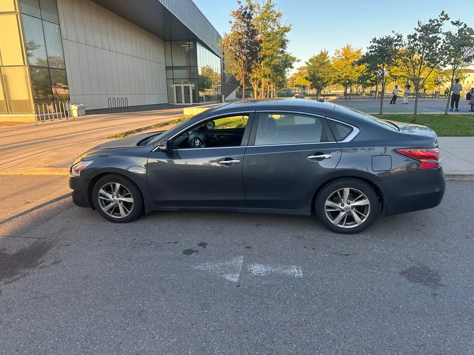Nissan Altima 2013 photo 2