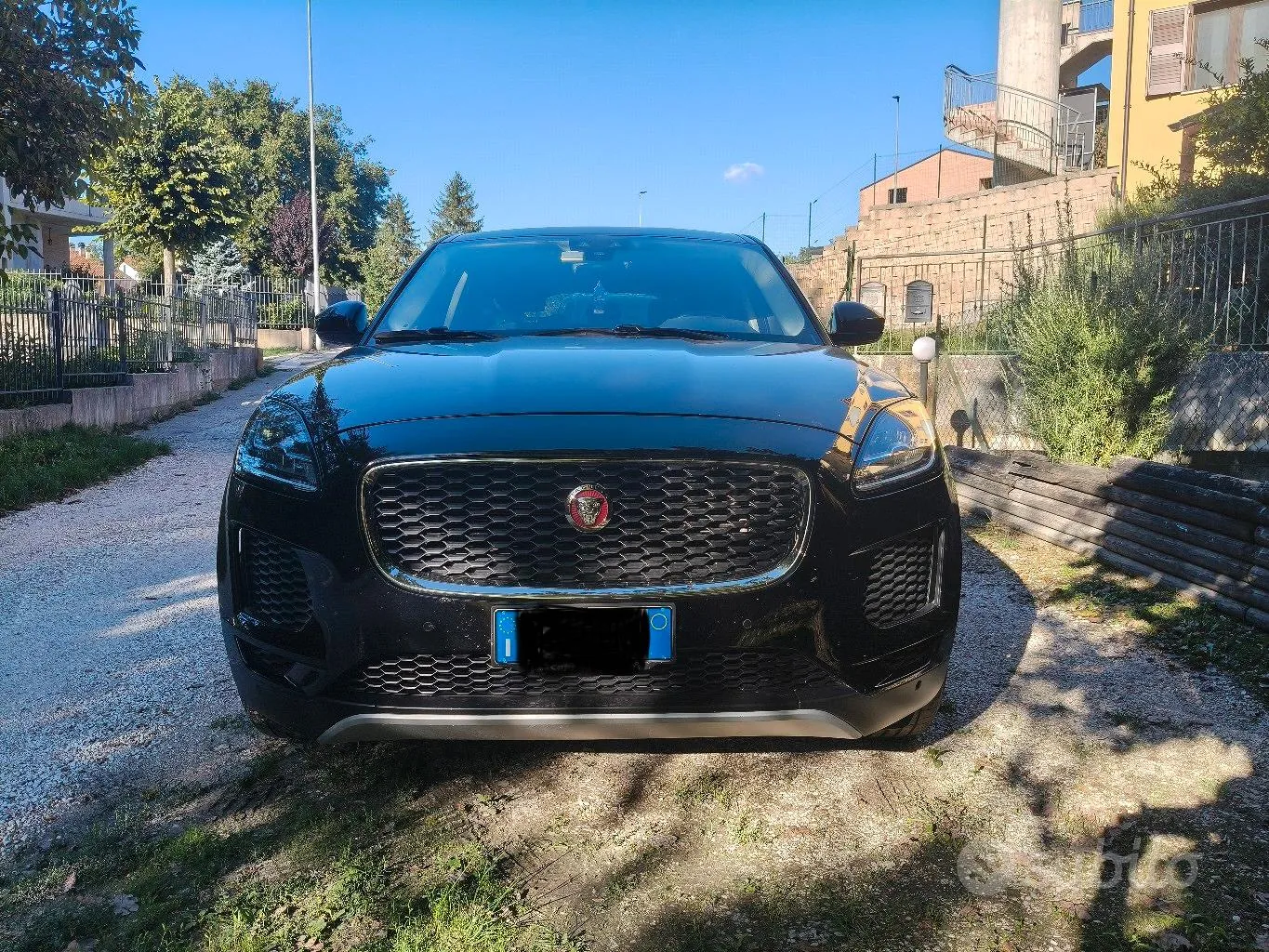 Jaguar E-Pace 2018 photo 4