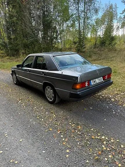 Mercedes-Benz 190 E 1990 photo 3