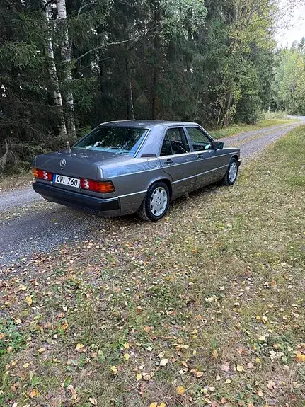 Mercedes-Benz 190 E 1990 photo 2