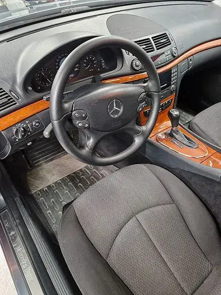 Mercedes-Benz E200 2007 photo 3